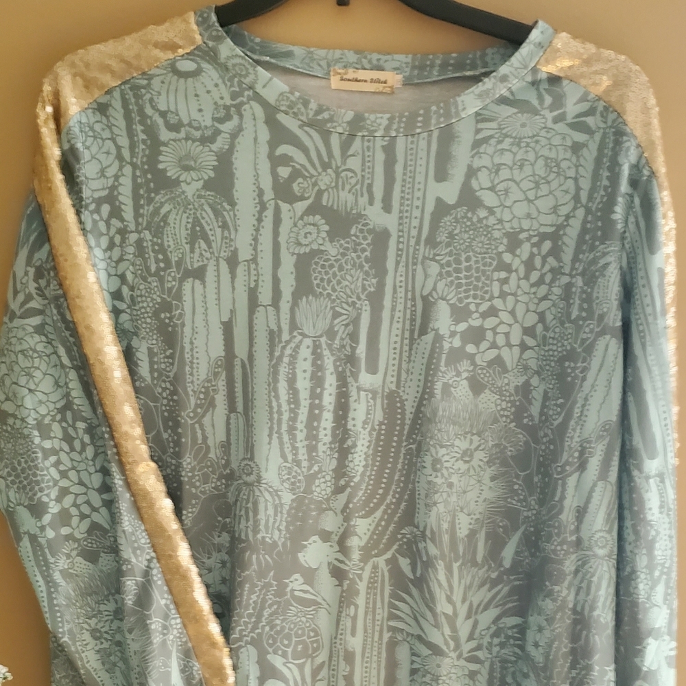 2x tops. Paid $70 each. Selling for $25 each.  New.